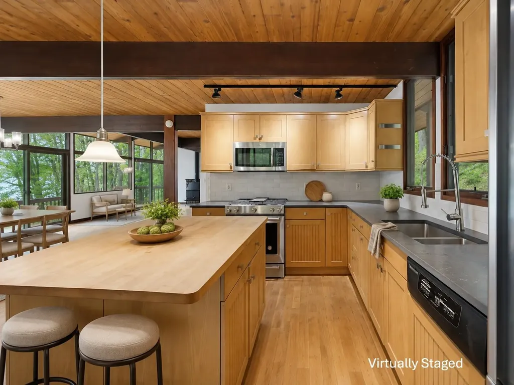 18 Treehouse Way Barrington NH 03825