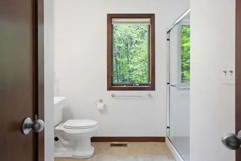 18 Treehouse Way Barrington NH 03825