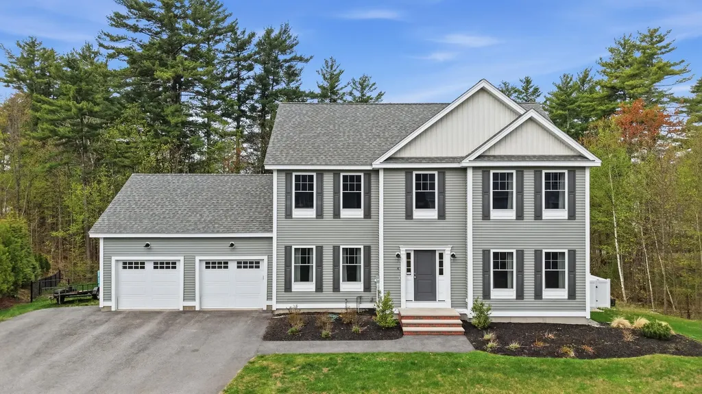 4 Farm Meadows Lane Londonderry NH 03053
