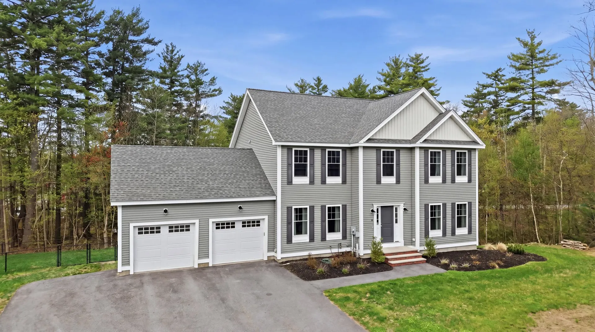 4 Farm Meadows Lane Londonderry NH 03053