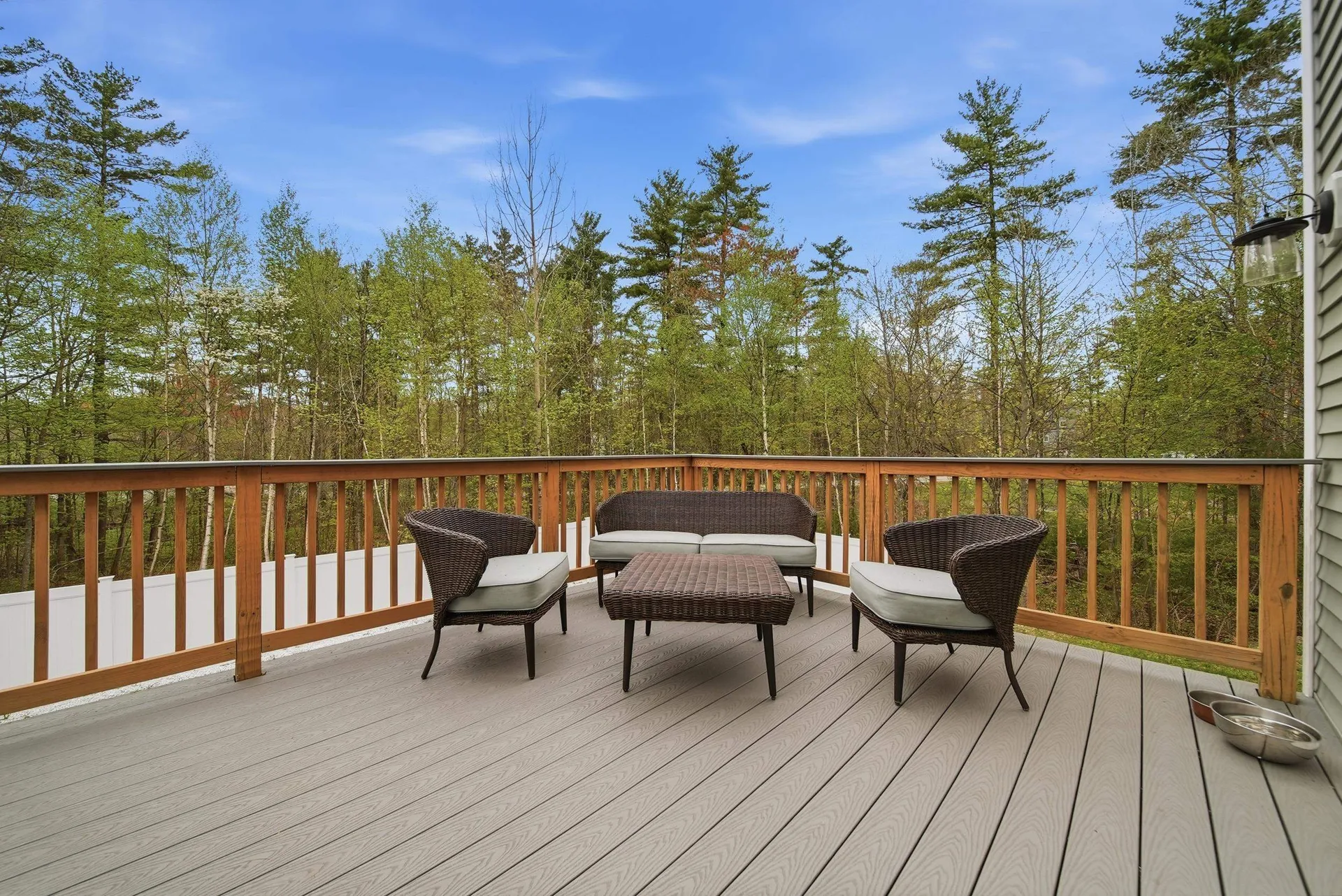 4 Farm Meadows Lane Londonderry NH 03053