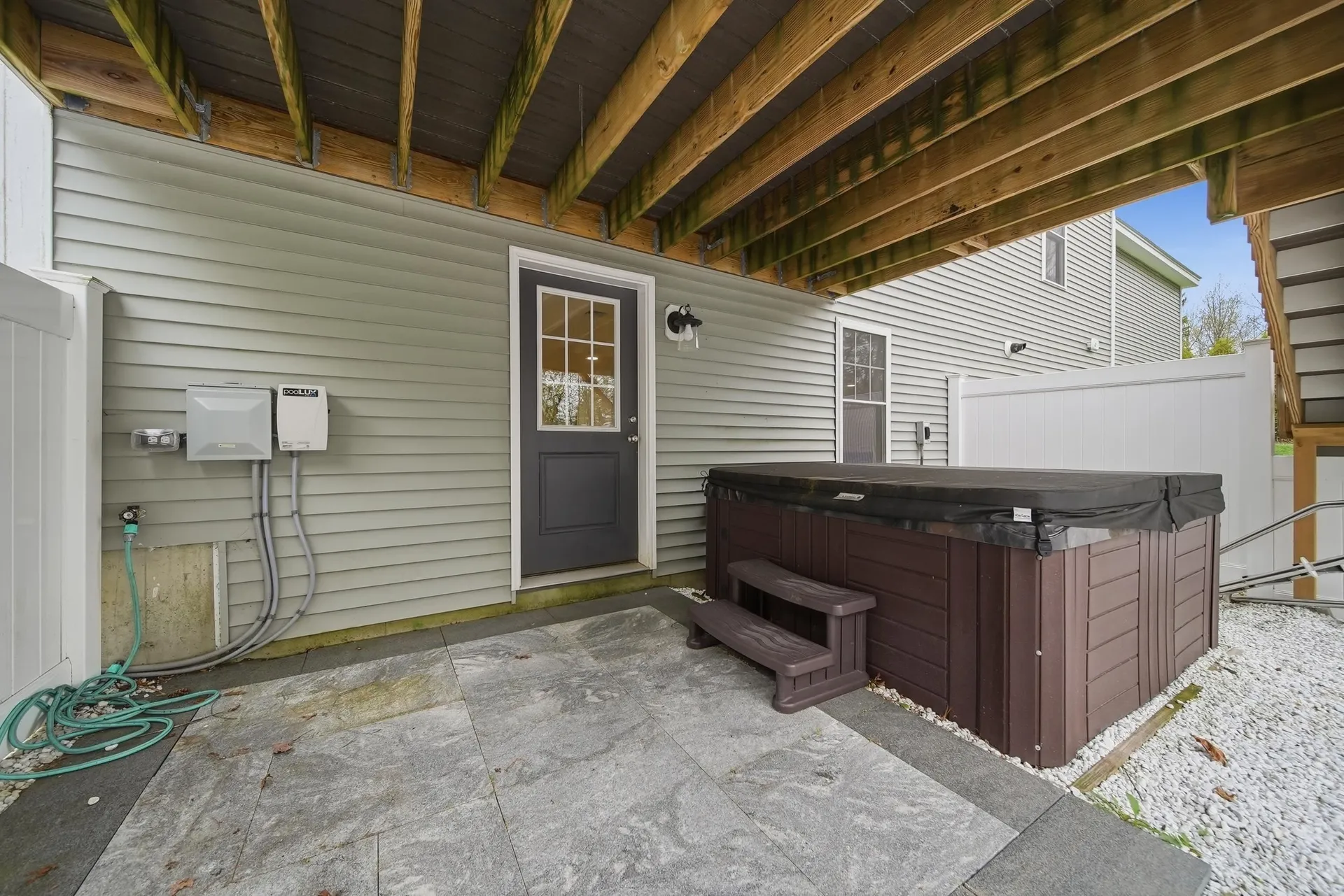 4 Farm Meadows Lane Londonderry NH 03053