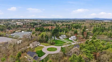 4 Farm Meadows Lane Londonderry NH 03053