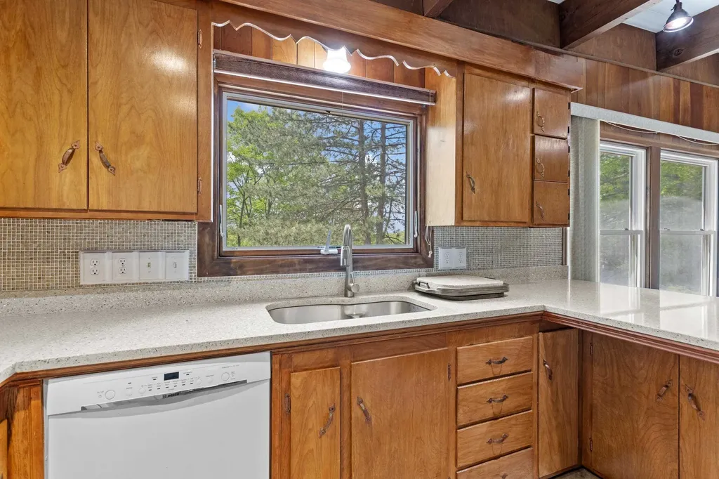 171 High Ridge Road Manchester NH 03104
