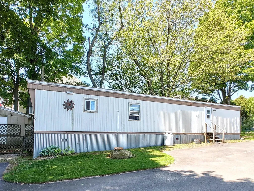 1338 Woodbury Avenue Portsmouth NH 03801
