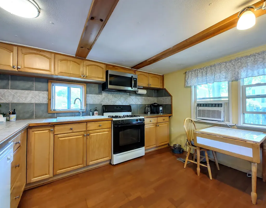 1338 Woodbury Avenue Portsmouth NH 03801