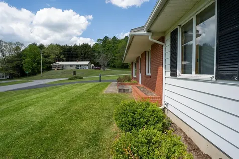19 Smith's Road Lyndon VT 05851