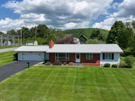 19 Smith's Road Lyndon VT 05851