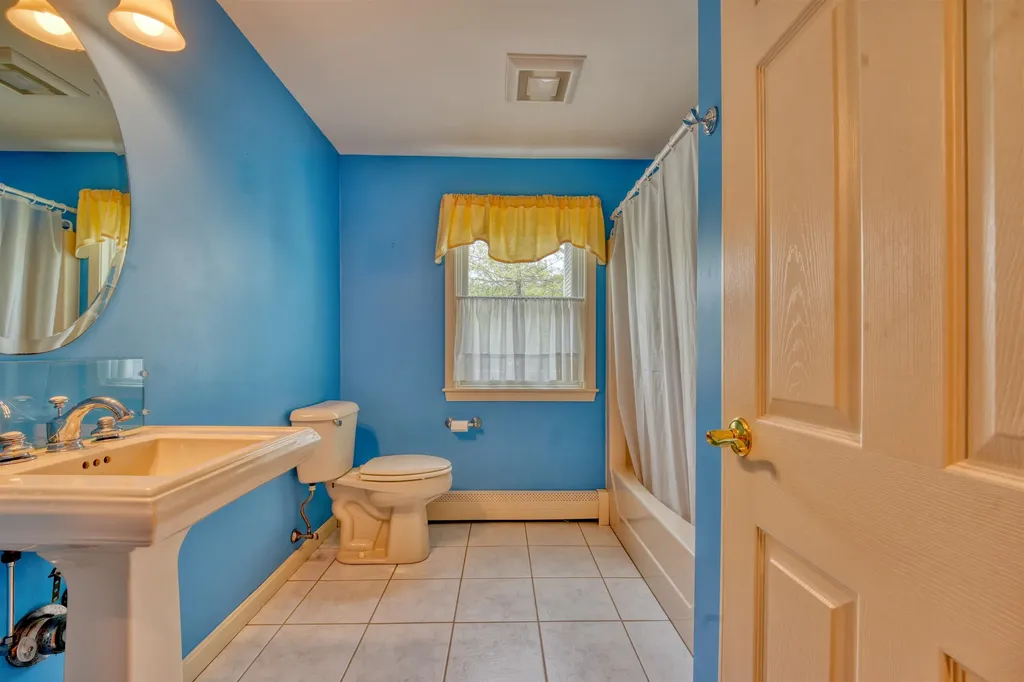 1273 Franklin Highway Andover NH 03216