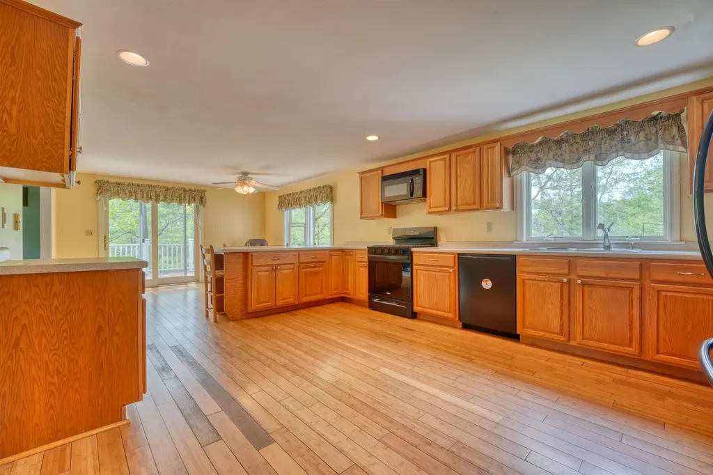 1273 Franklin Highway Andover NH 03216