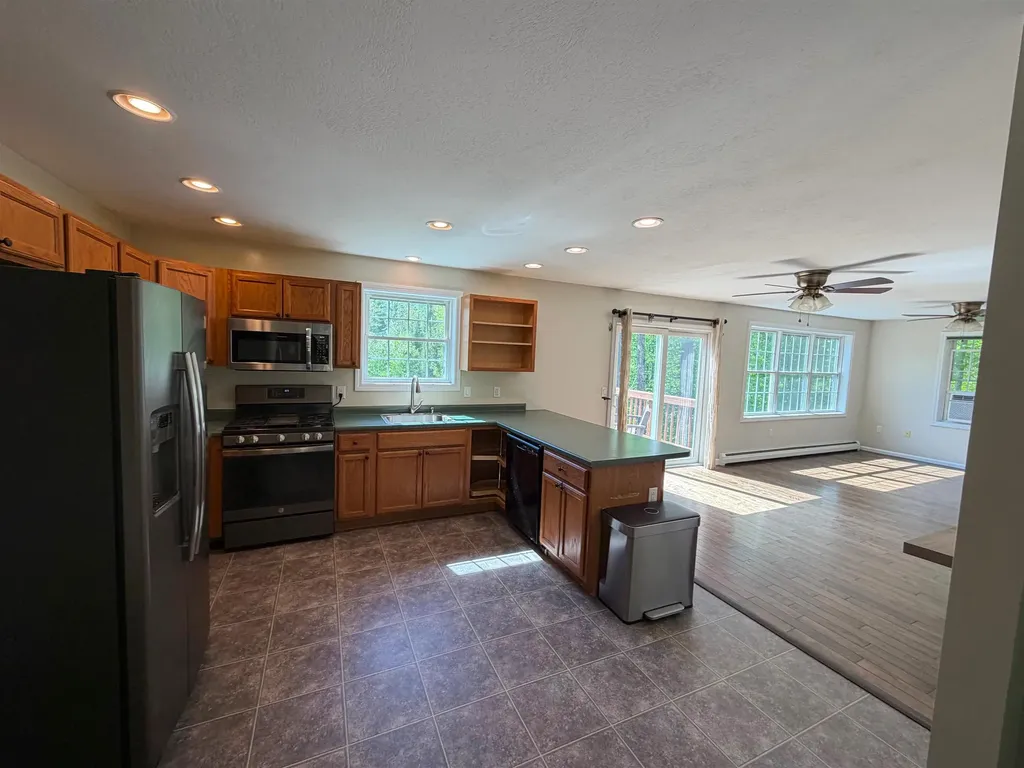 83 Tabor Circle Albany NH 03818-7332