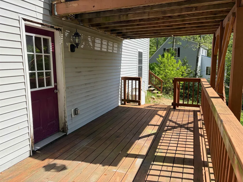 83 Tabor Circle Albany NH 03818-7332