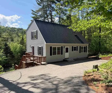 83 Tabor Circle Albany NH 03818-7332