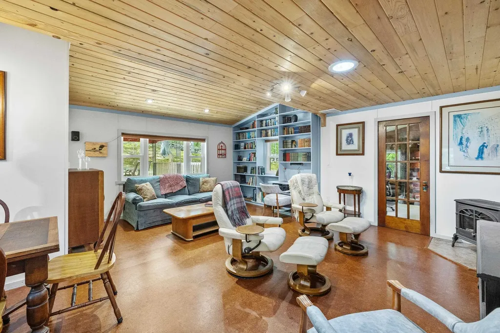 9 Red Oak Road Barnstead NH 03218