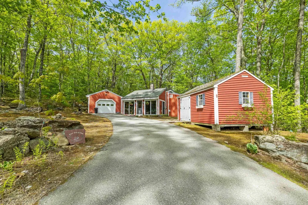 9 Red Oak Road Barnstead NH 03218