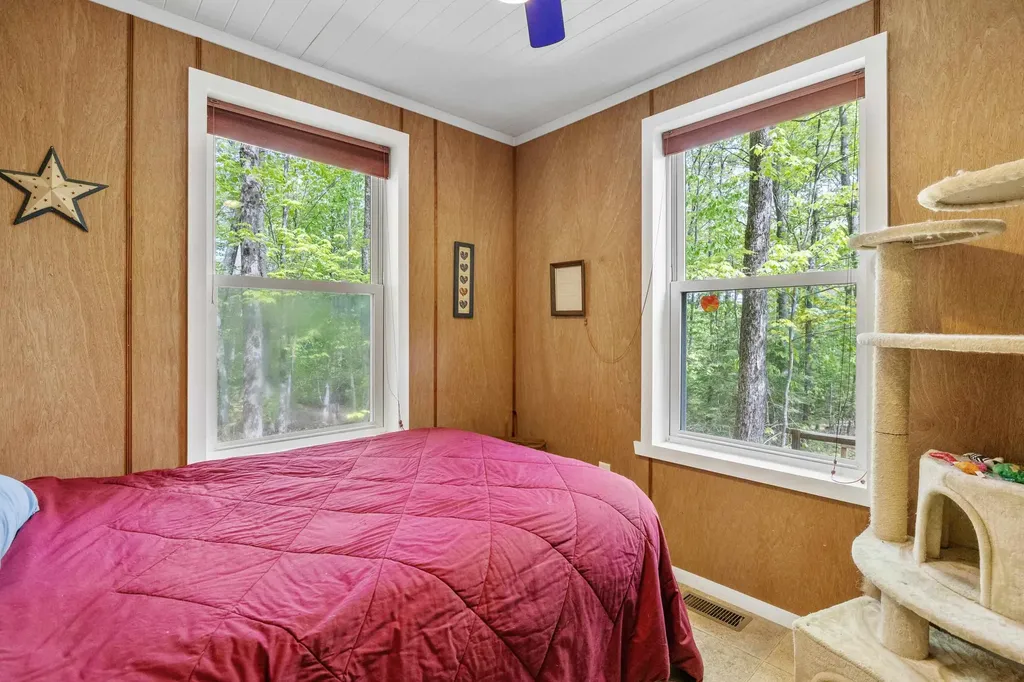 9 Red Oak Road Barnstead NH 03218