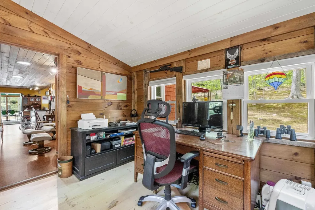 9 Red Oak Road Barnstead NH 03218