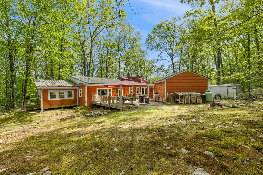 9 Red Oak Road Barnstead NH 03218