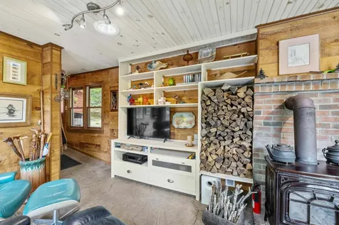 9 Red Oak Road Barnstead NH 03218