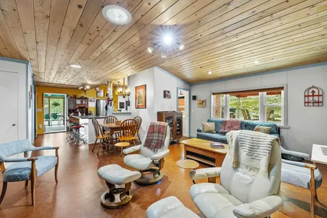 9 Red Oak Road Barnstead NH 03218