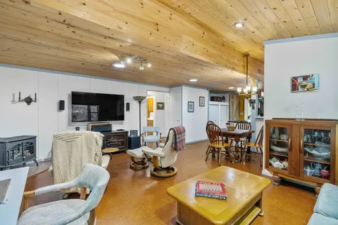 9 Red Oak Road Barnstead NH 03218