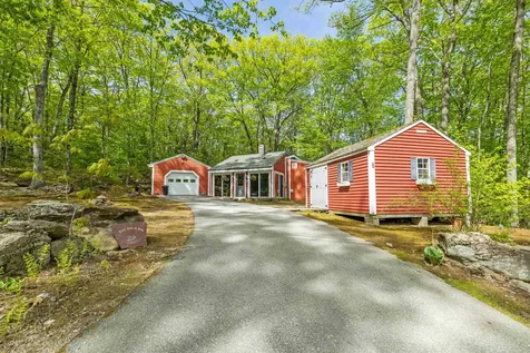 9 Red Oak Road Barnstead NH 03218