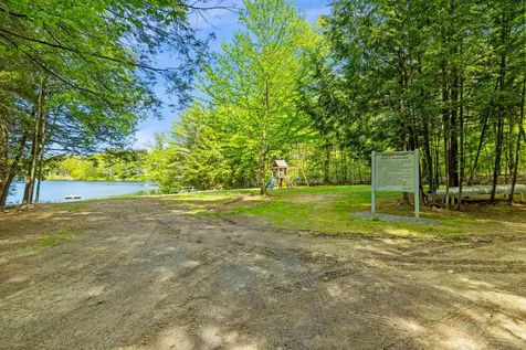 9 Red Oak Road Barnstead NH 03218