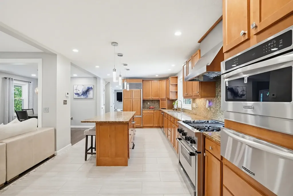 73 Jenkins Road Bedford NH 03110