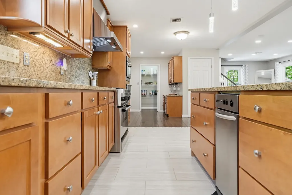 73 Jenkins Road Bedford NH 03110