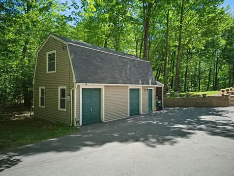 73 Jenkins Road Bedford NH 03110