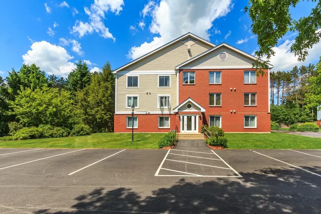 3 Timberwood Drive Goffstown NH 03045