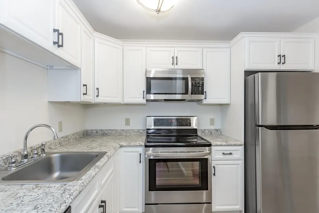 3 Timberwood Drive Goffstown NH 03045
