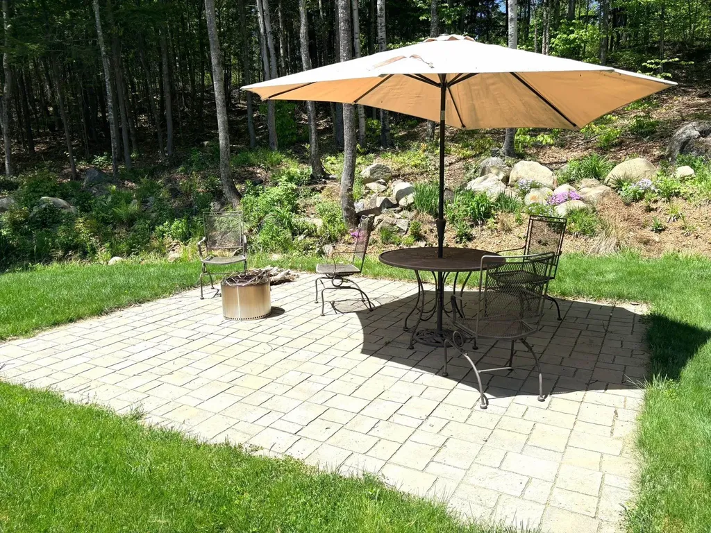 143 Seven Pines Road Holderness NH 03245