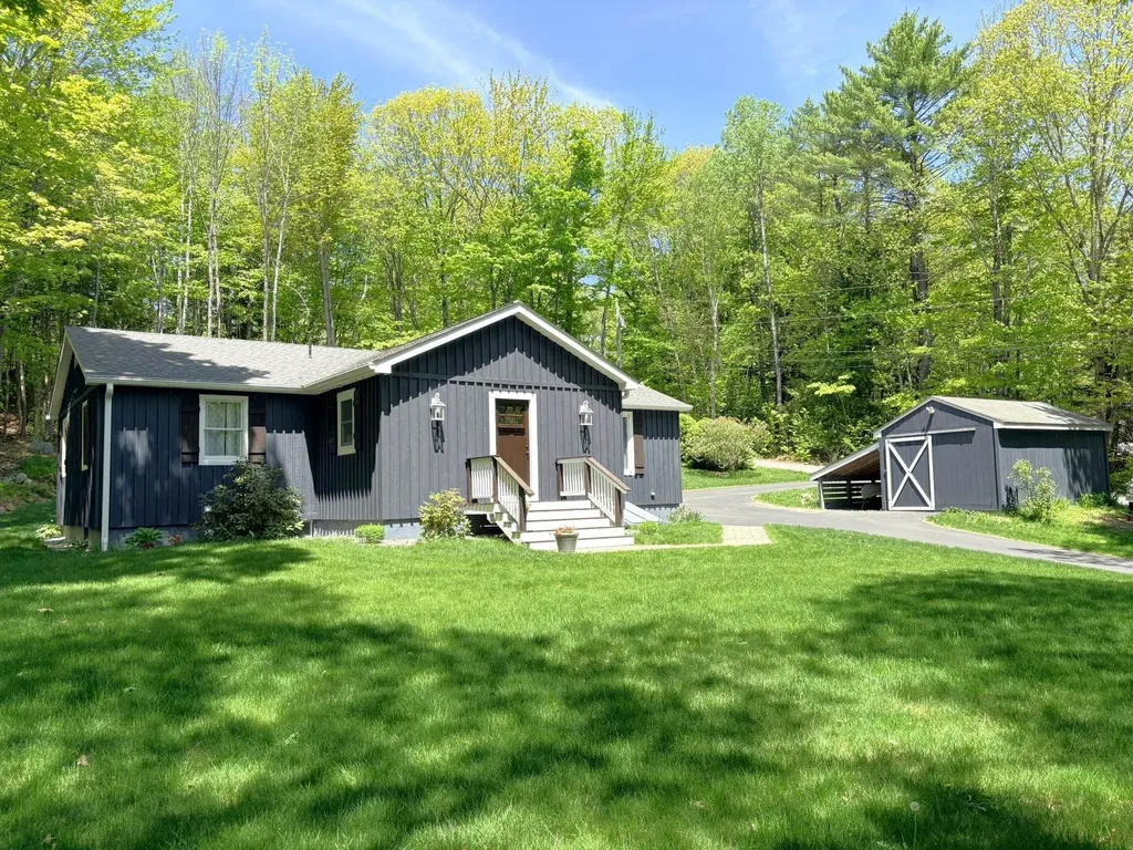 143 Seven Pines Road Holderness NH 03245