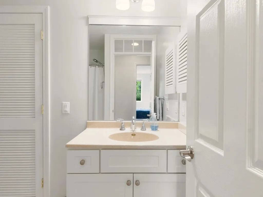 21 Mockingbird Lane South Burlington VT 05403