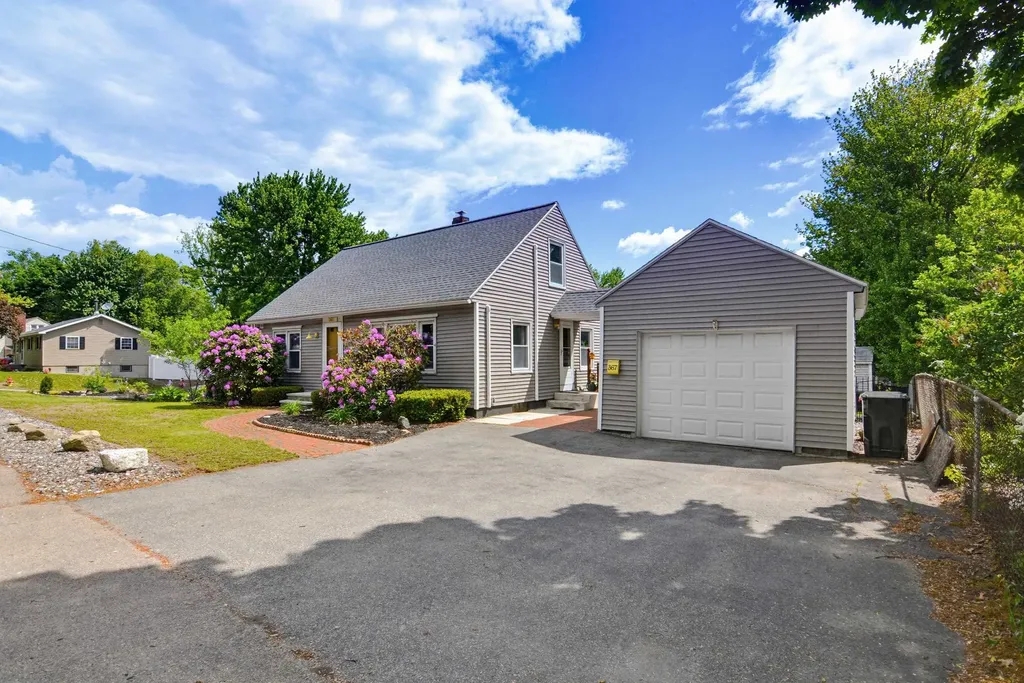 367 Mammoth Road Manchester NH 03109