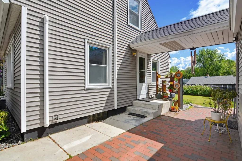367 Mammoth Road Manchester NH 03109