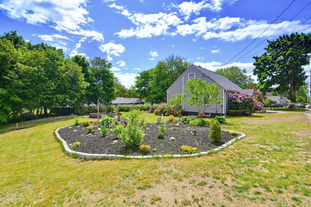 367 Mammoth Road Manchester NH 03109