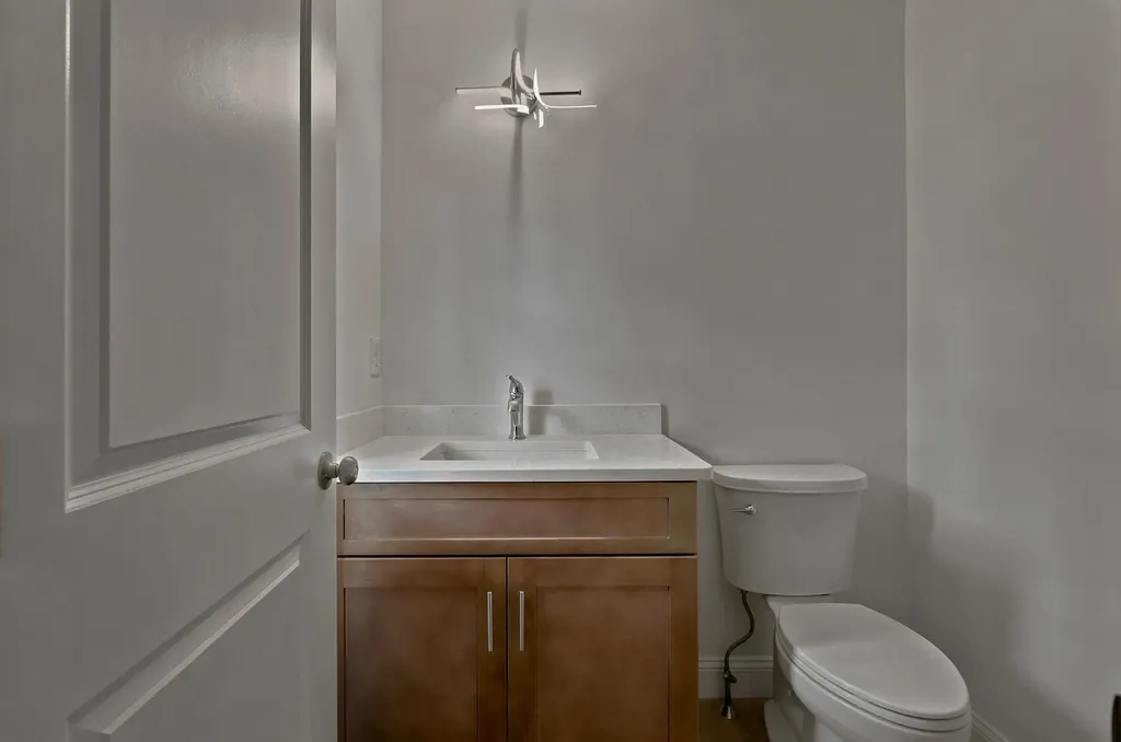 106 Lock Street Nashua NH 03064