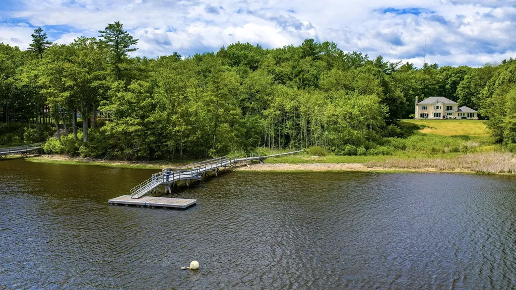 4 Cullen Bay Road Dover NH 03820
