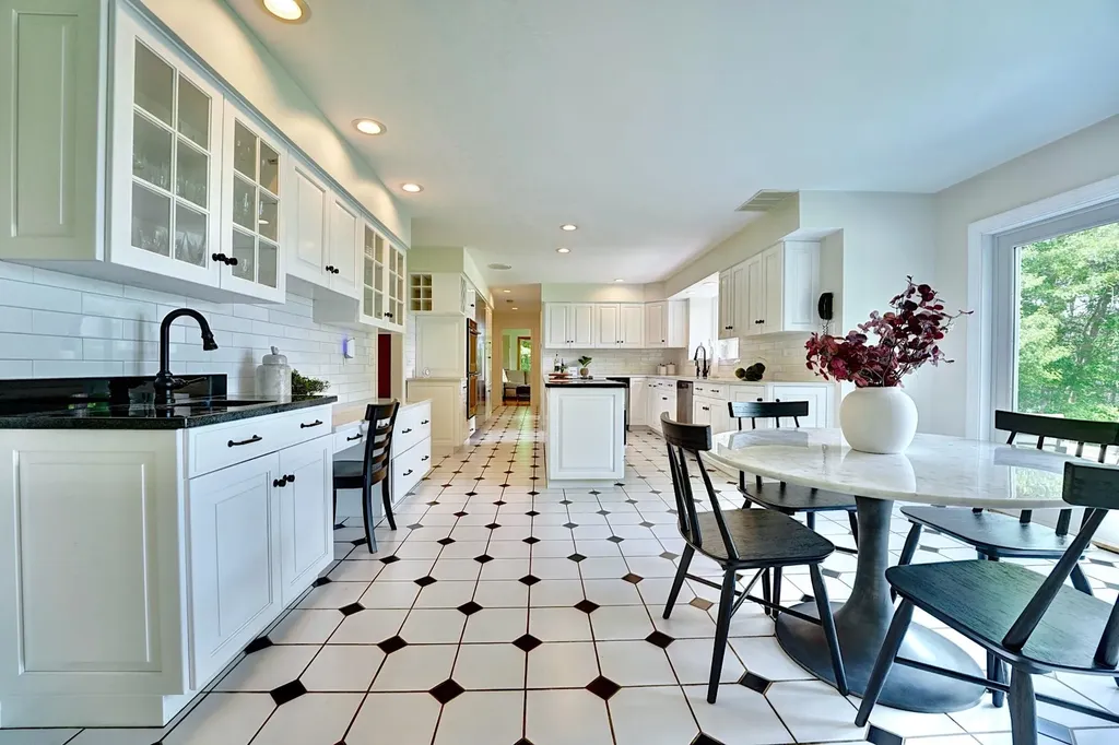 4 Cullen Bay Road Dover NH 03820