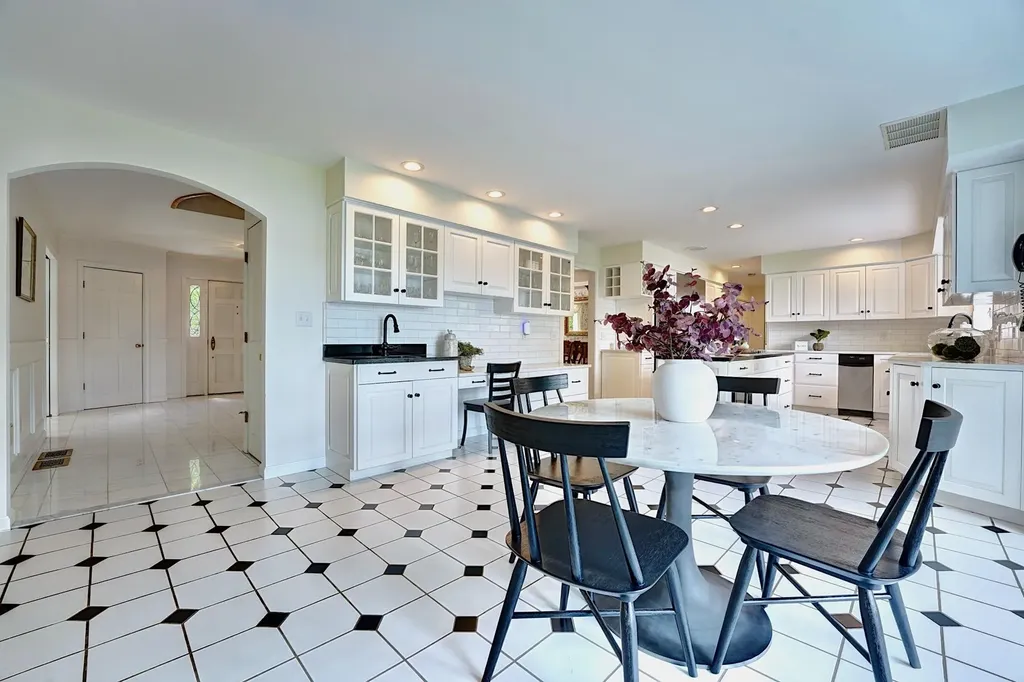 4 Cullen Bay Road Dover NH 03820