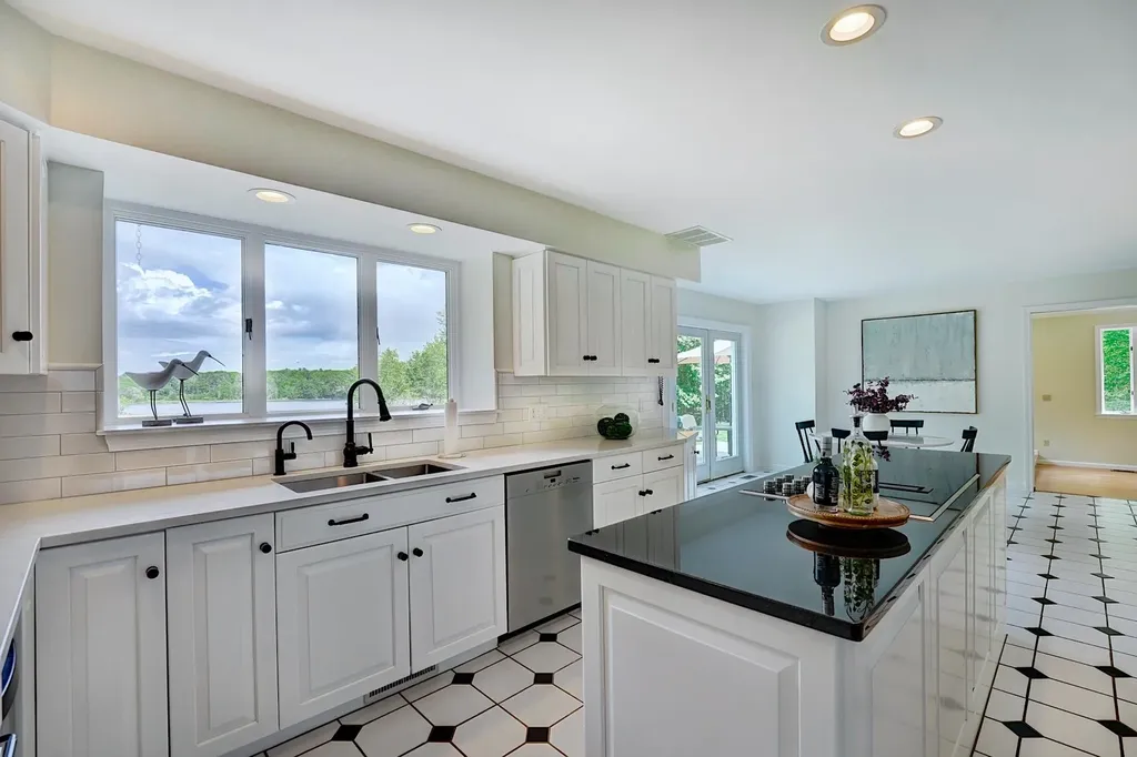 4 Cullen Bay Road Dover NH 03820