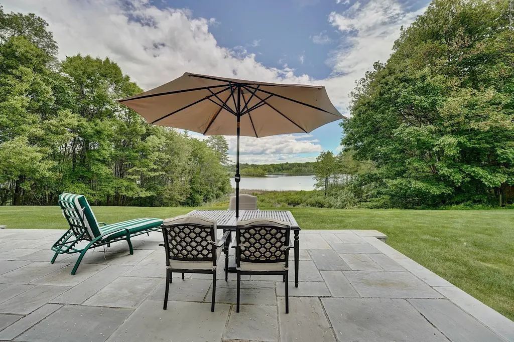 4 Cullen Bay Road Dover NH 03820
