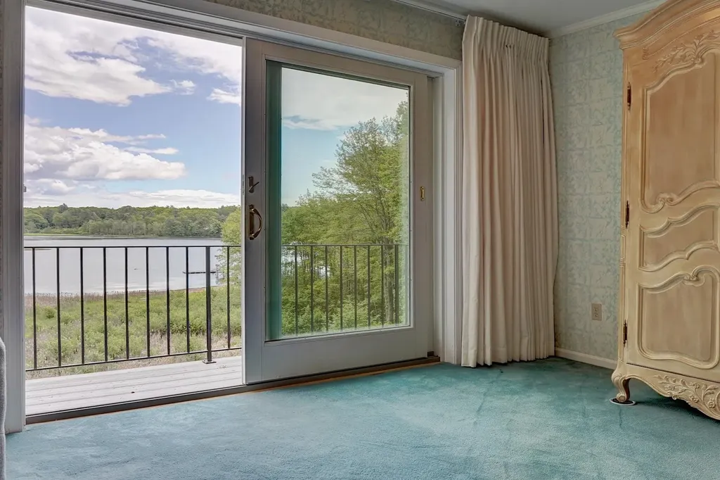 4 Cullen Bay Road Dover NH 03820