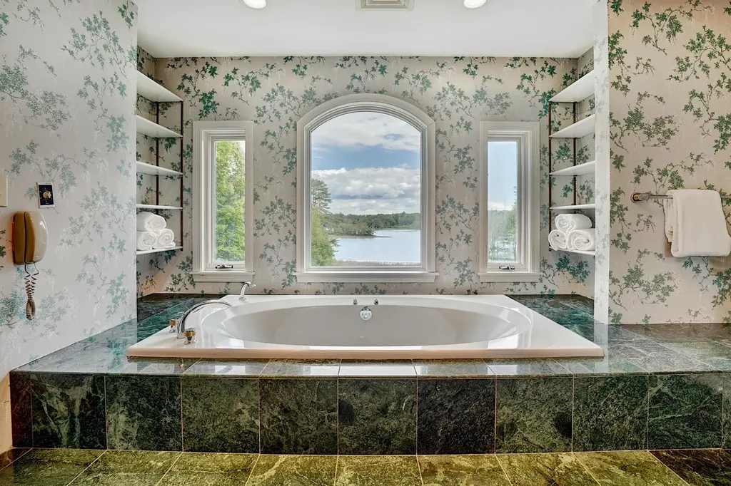 4 Cullen Bay Road Dover NH 03820