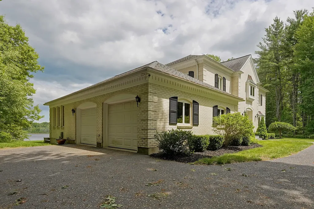 4 Cullen Bay Road Dover NH 03820