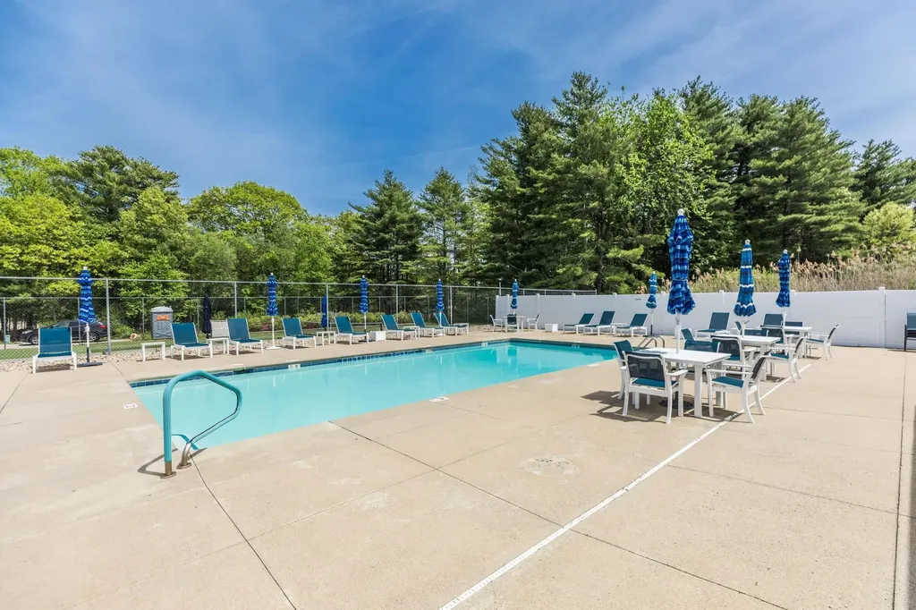38 Hampton Meadow Hampton NH 03842