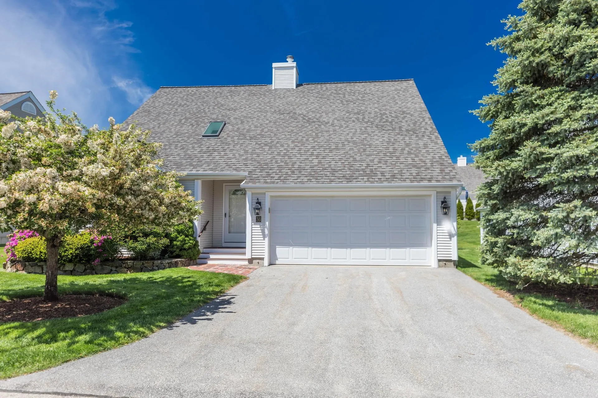38 Hampton Meadow Hampton NH 03842