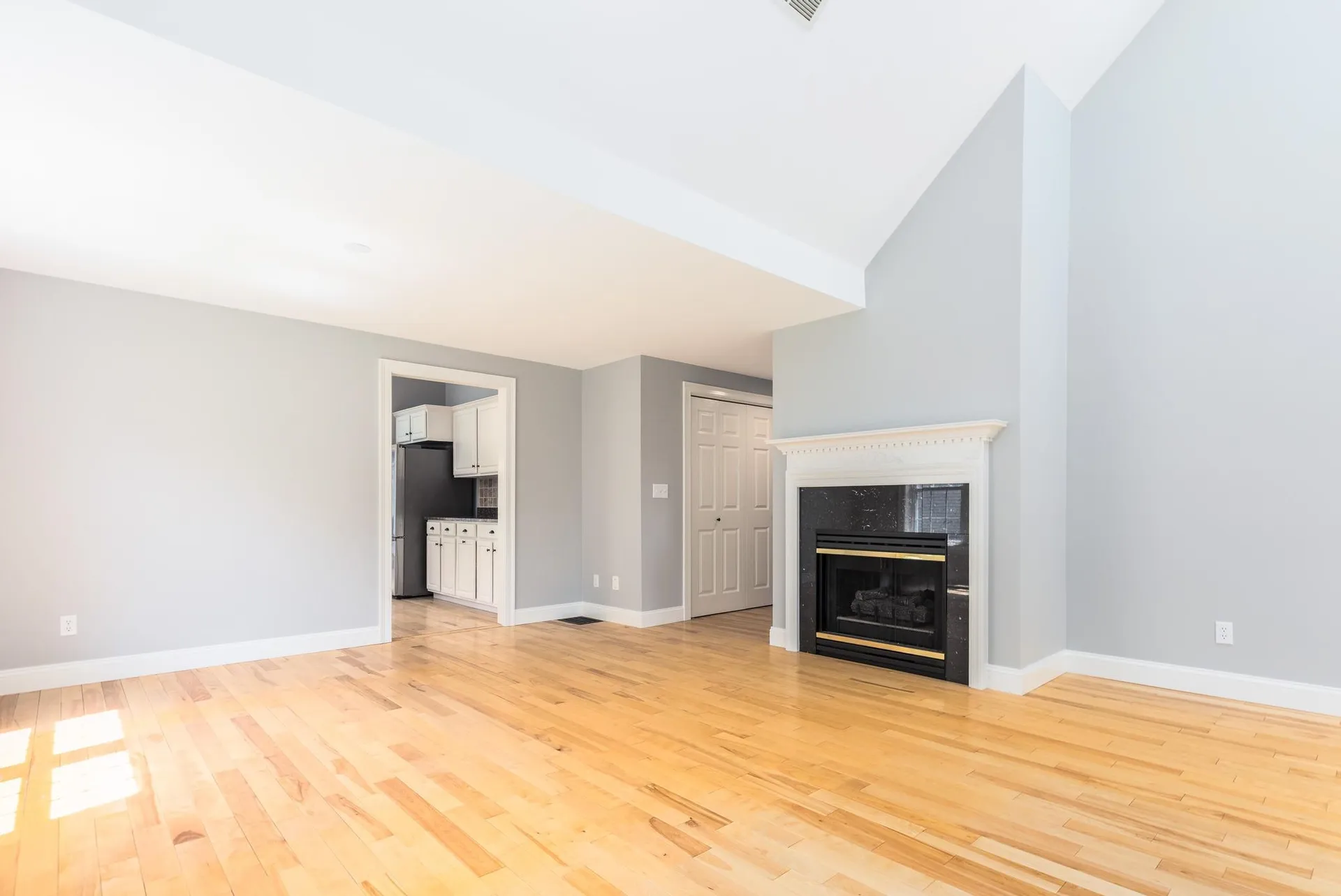 38 Hampton Meadow Hampton NH 03842